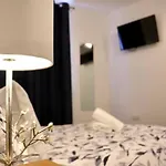 Trinity - Ideally Located For Centre Apartament York