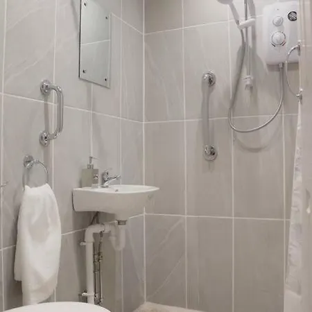 Trinity - Ideally Located For Centre York