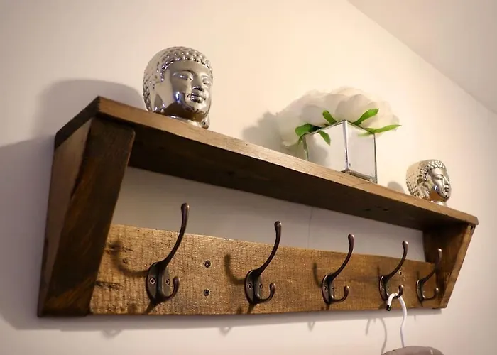 Trinity - Ideally Located For Centre Apartment *