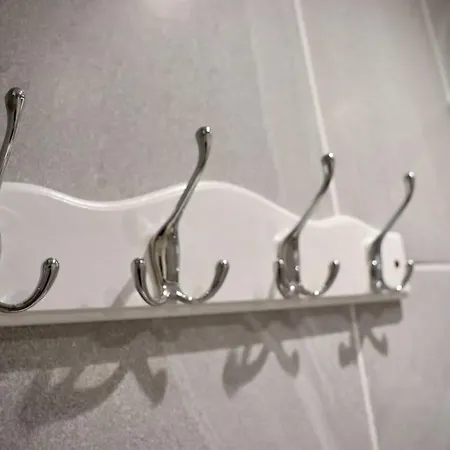 Trinity - Ideally Located For Centre Διαμέρισμα *